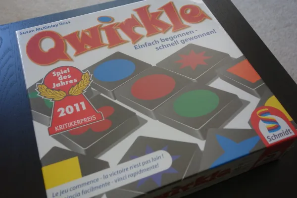 Qwirkle Pattern-Matching Game — Cognition & Communication